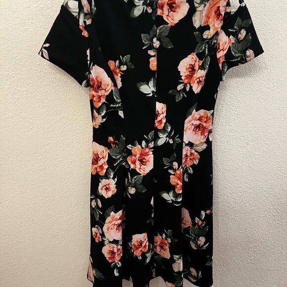 ALYX Petite Short Sleeve Dress (Size 6P) - Picture 2 of 6